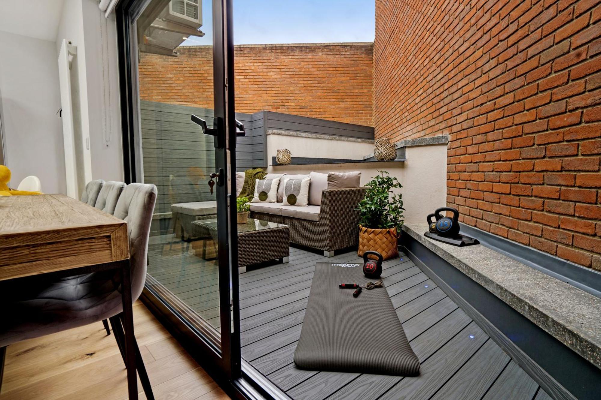Apartment Super 3 Bed In Richmond *