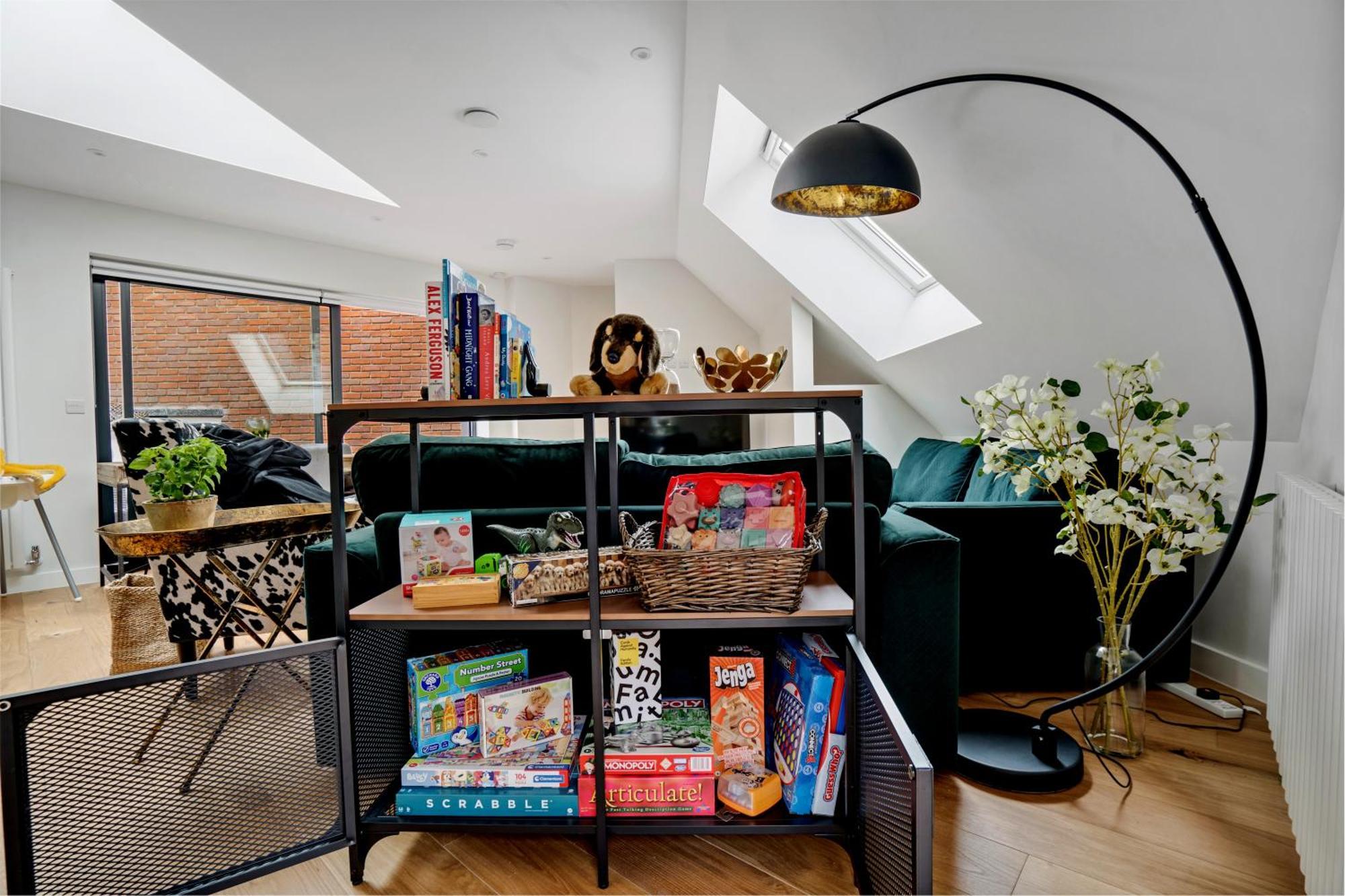 Super 3 Bed In Richmond Apartment *
